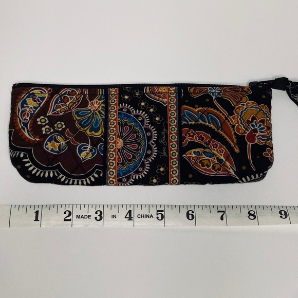 $5 when Bundled with 2 other items. 
Lot of 2 -Vera Bradley Kensington Pattern - Picture 13 of 14